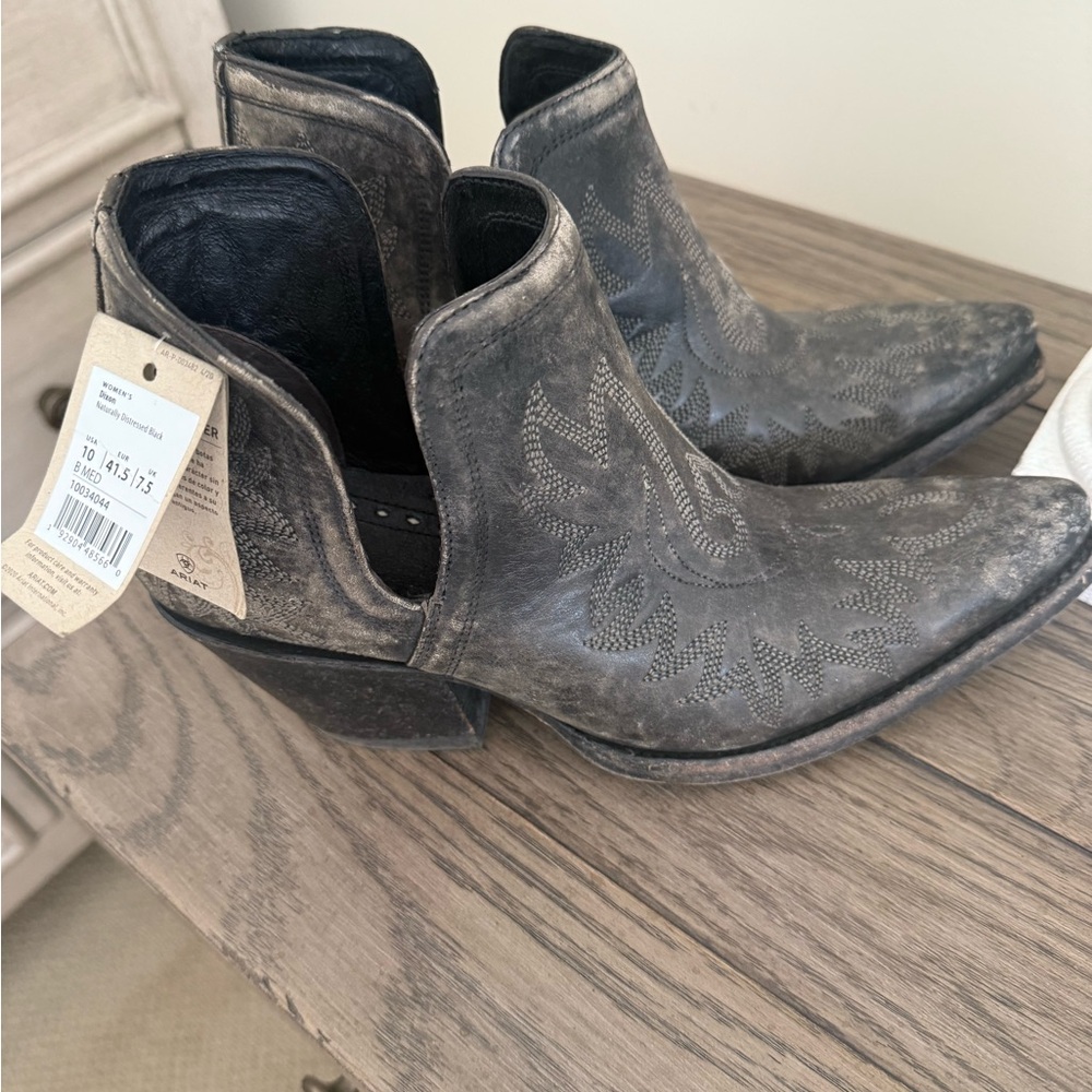 Ariat Women's Dixon Ankle Boots - Distressed Black